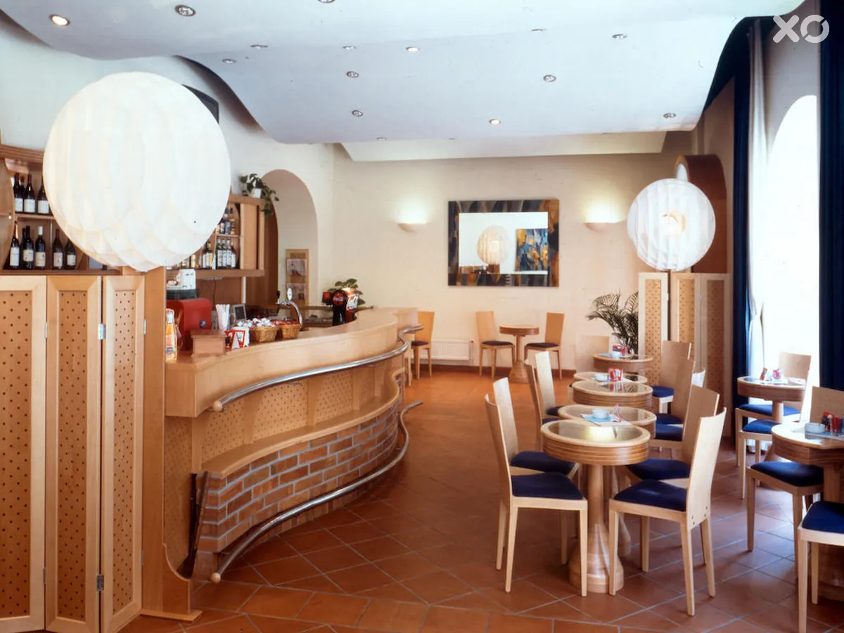 Tosca EA Hotel