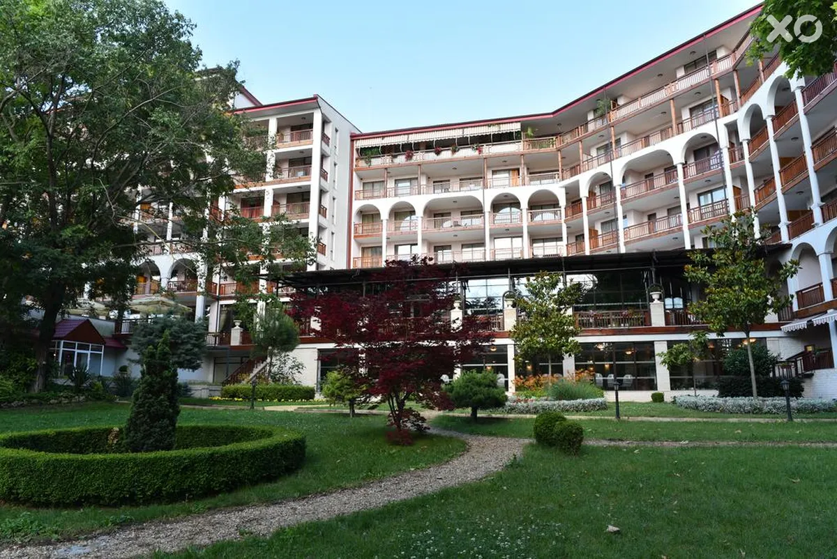 Estreya Residence Hotel