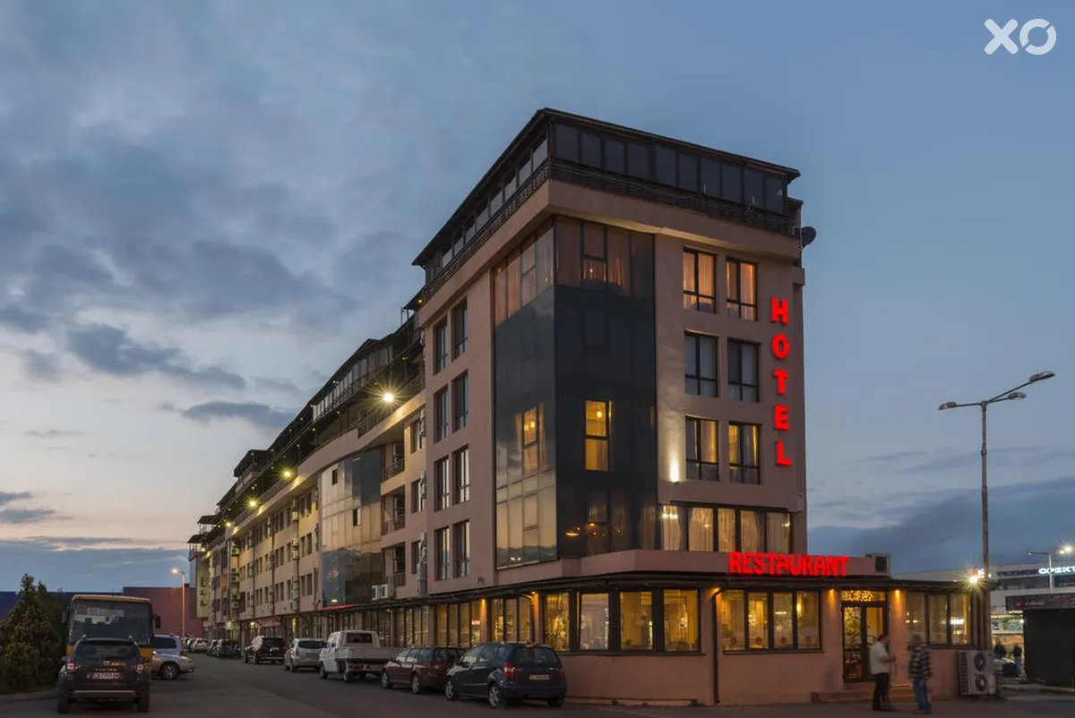 Avenue Hotel