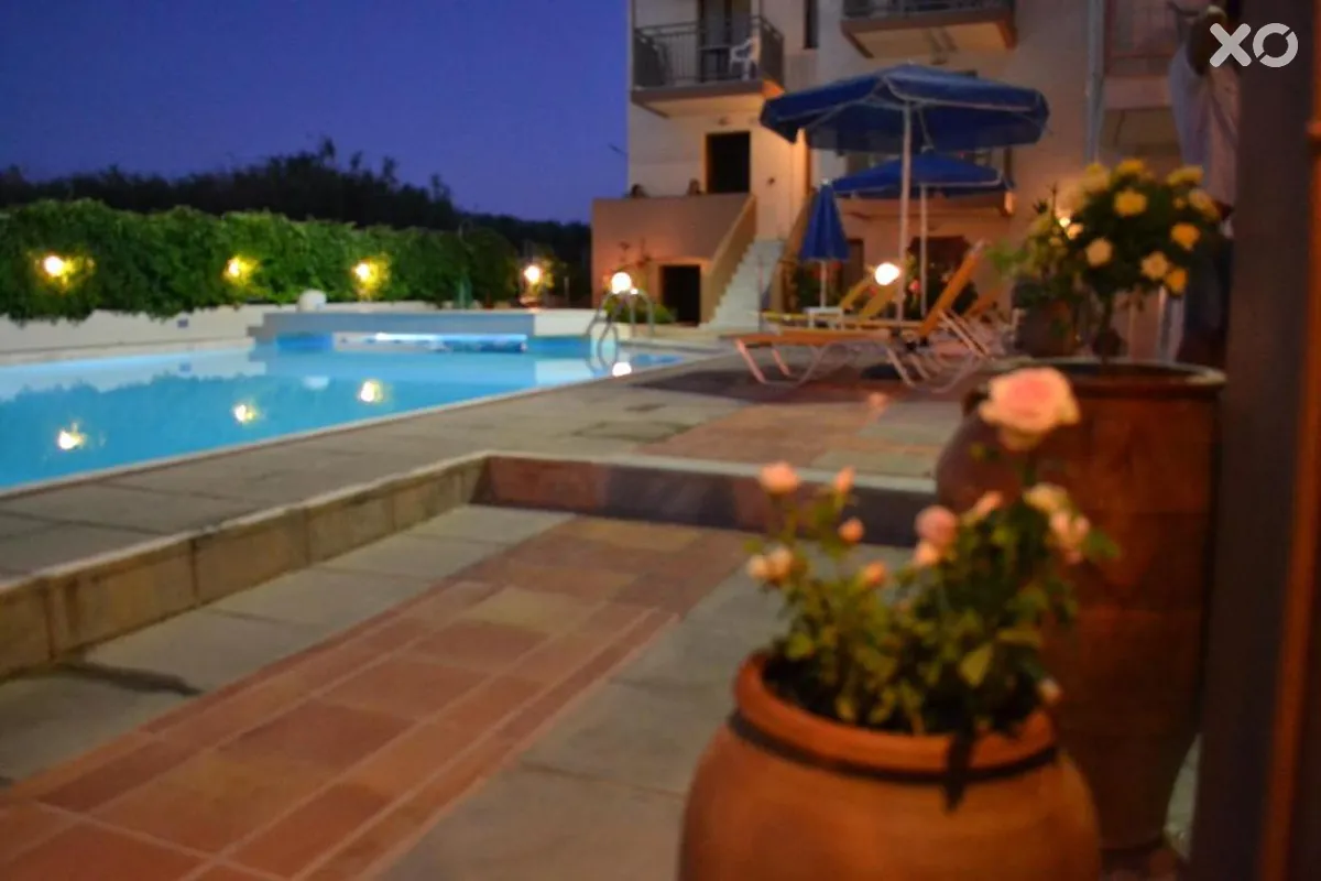 Alexandros M Hotel