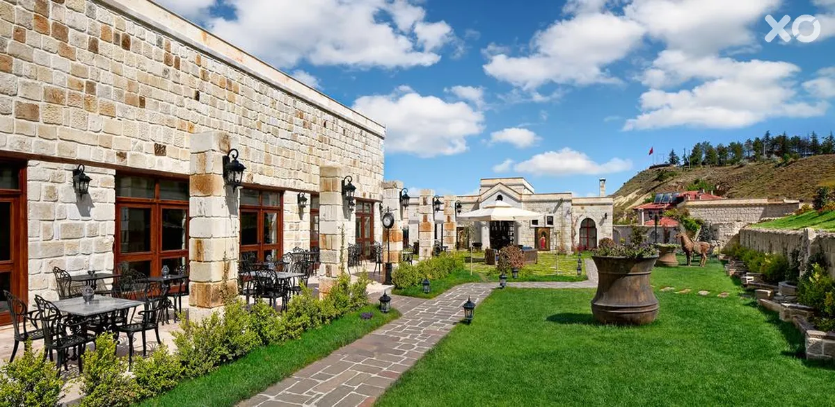 Seraphim Cave Hotel