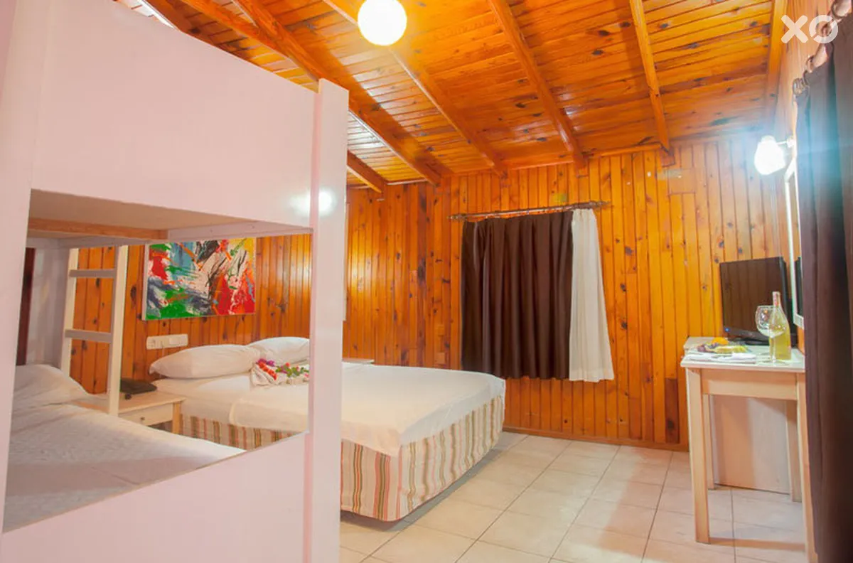 Leda Beach Hotel