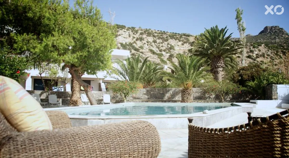 Avra Palm