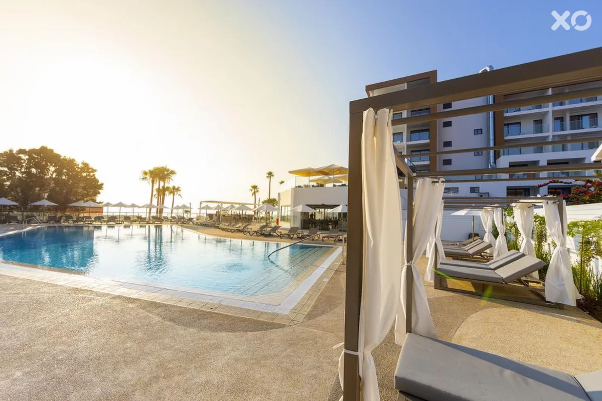 Leonardo Crystal Cove Hotel & Spa by the Sea