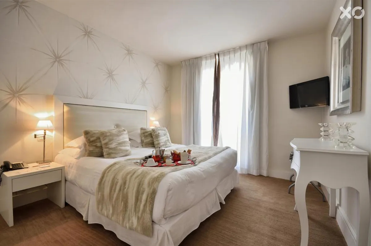 Renoir Hotel
