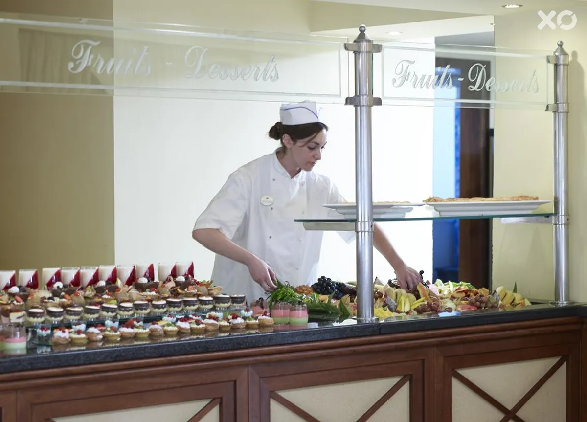 Mitsis Petit Palais Beach Hotel