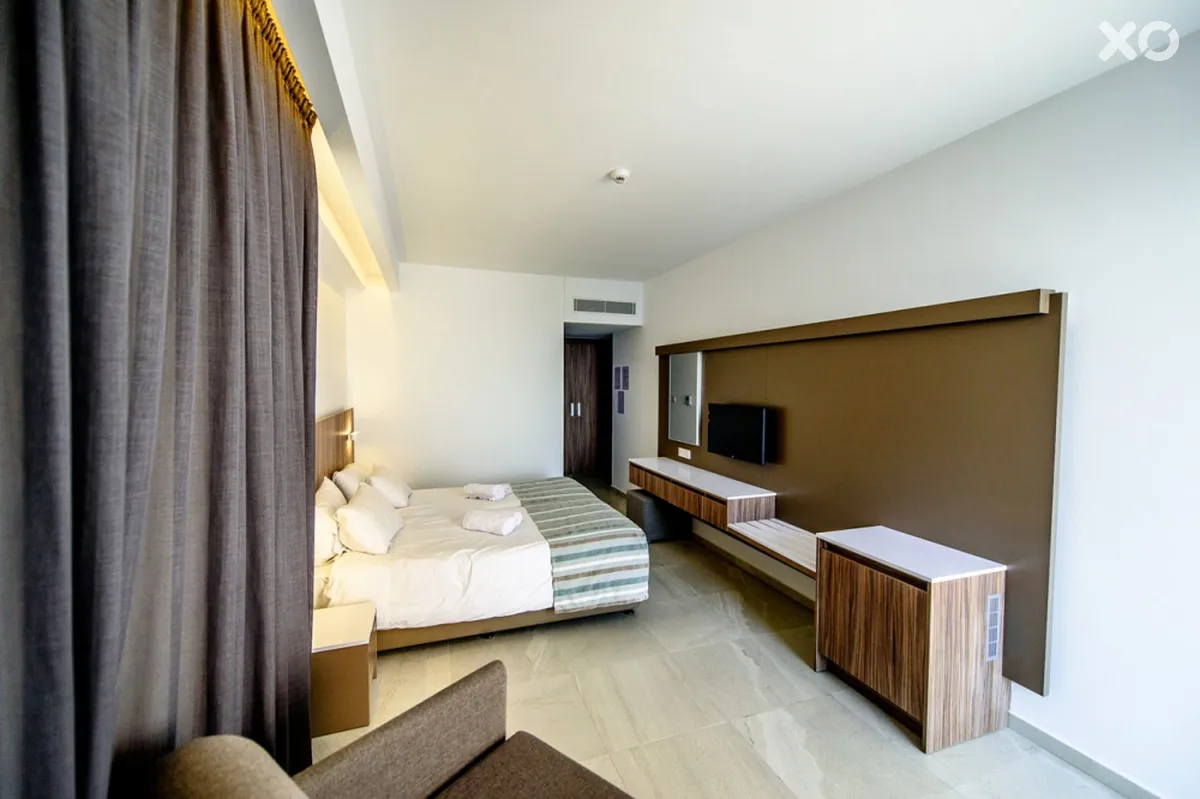 Eleana Hotel