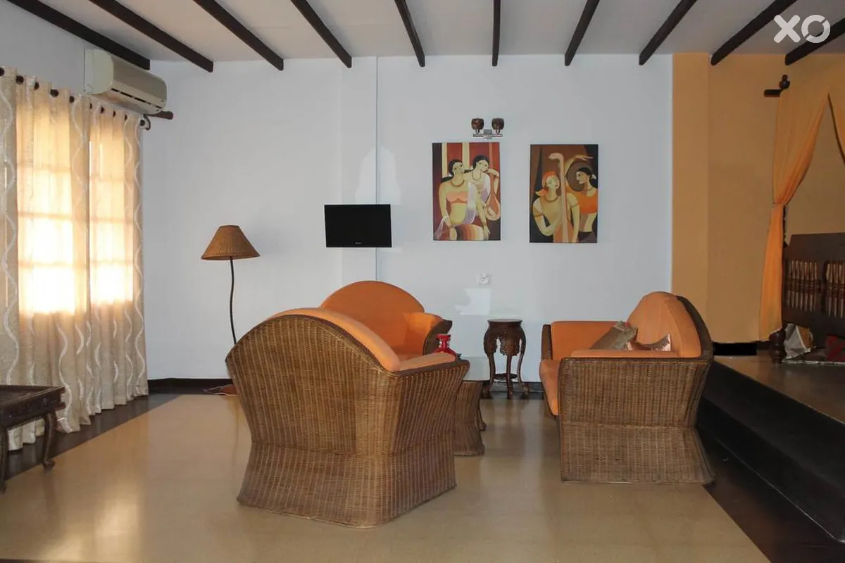 Solomon Beach Hotel