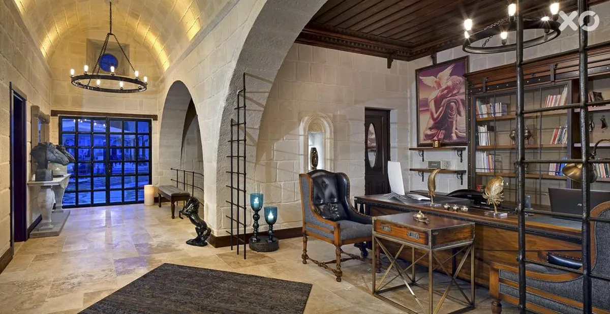Seraphim Cave Hotel