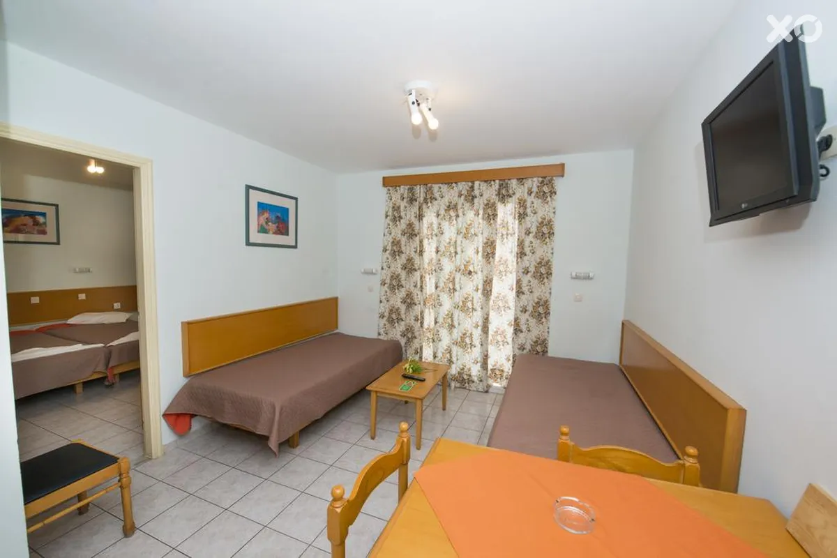 Erato Studios & Apartments