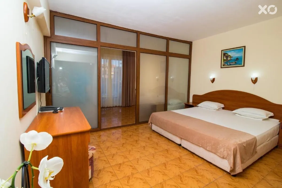 Sunny Hotel