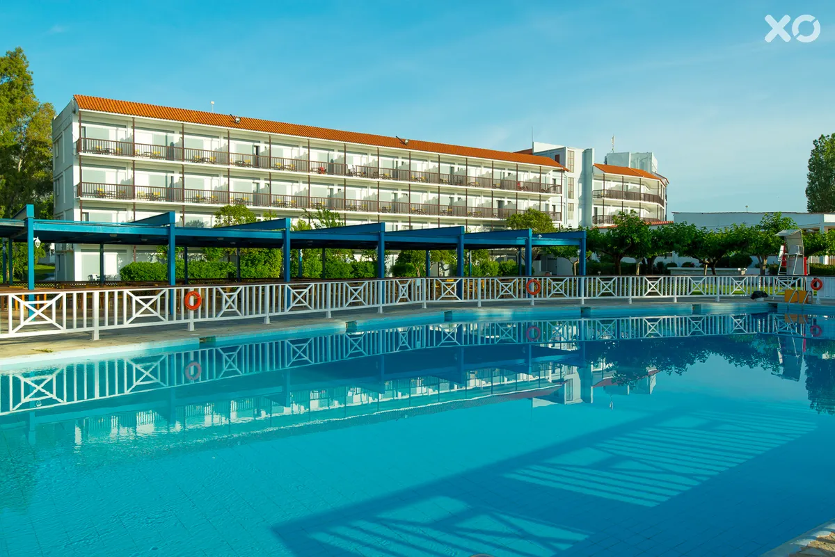 Golden Coast Hotel & Bungalows