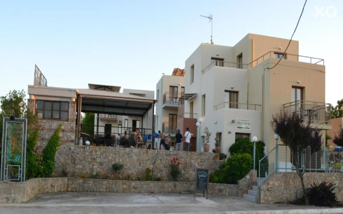 Alexandros M Hotel