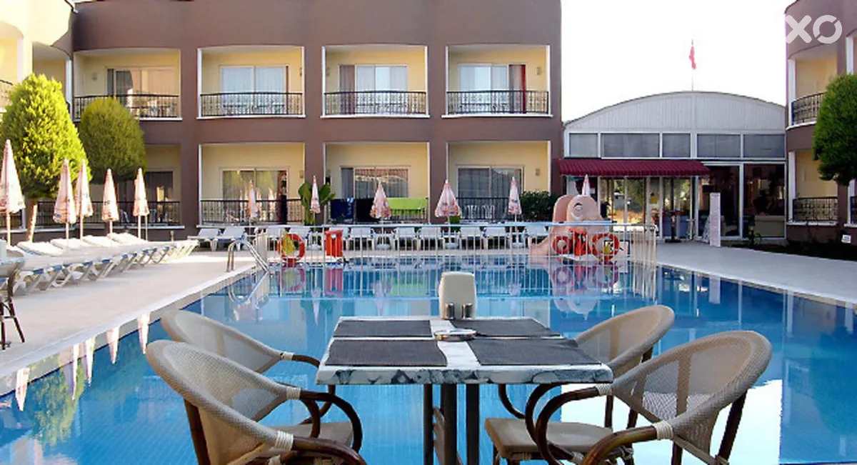 Sayanora Hotel