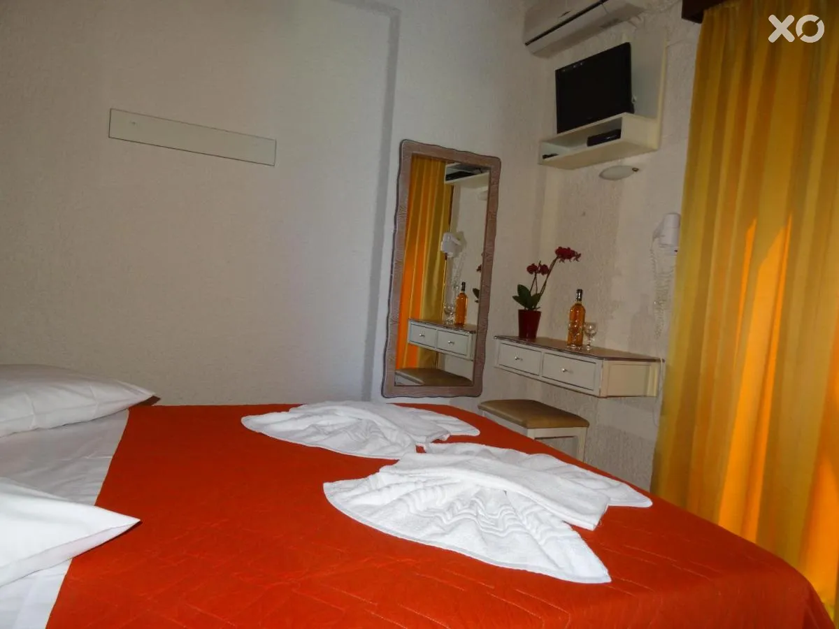 Lito Apartments