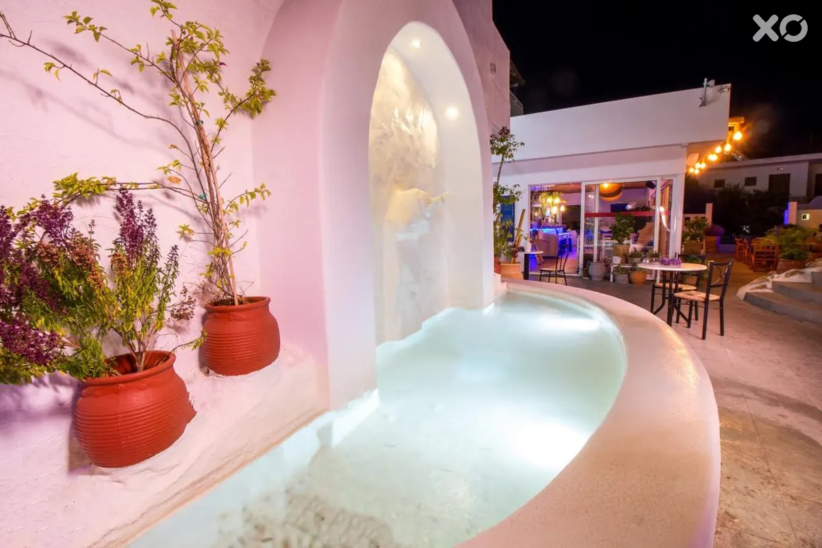 Tinas Plus Hotel
