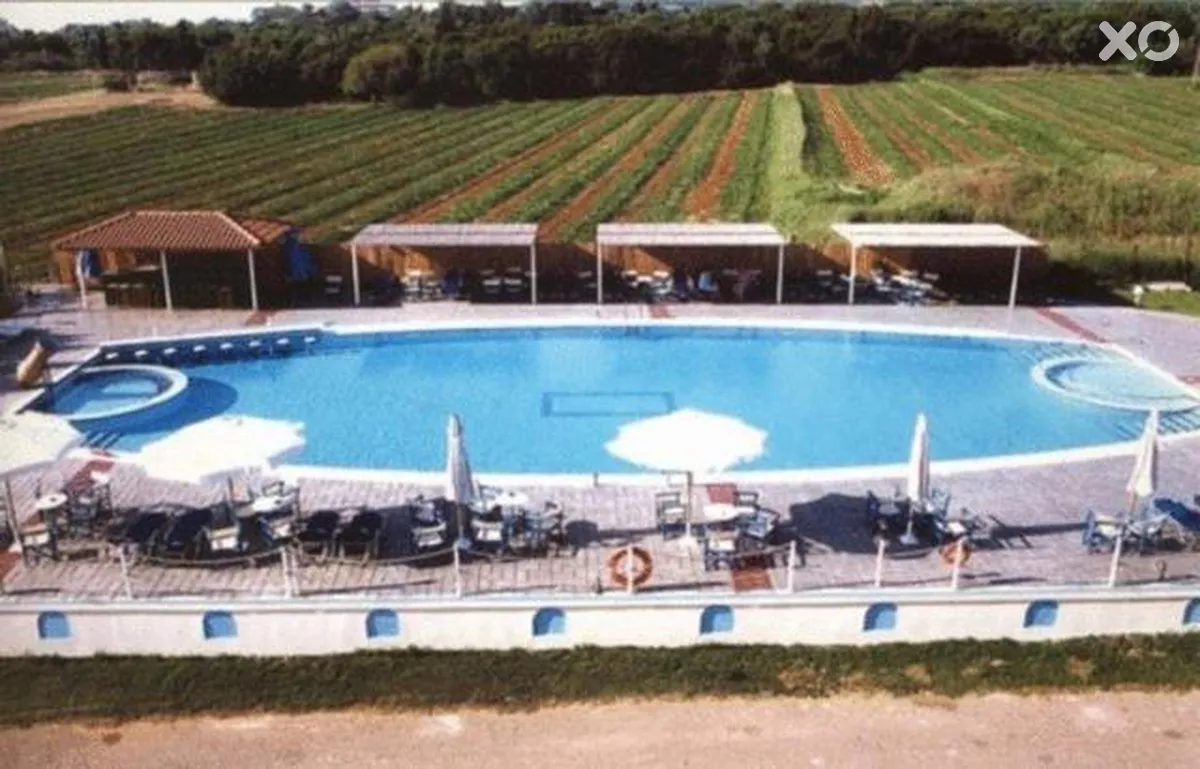 Lintzi Hotel