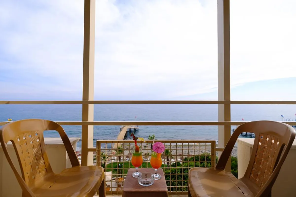 Anitas Beach Hotel
