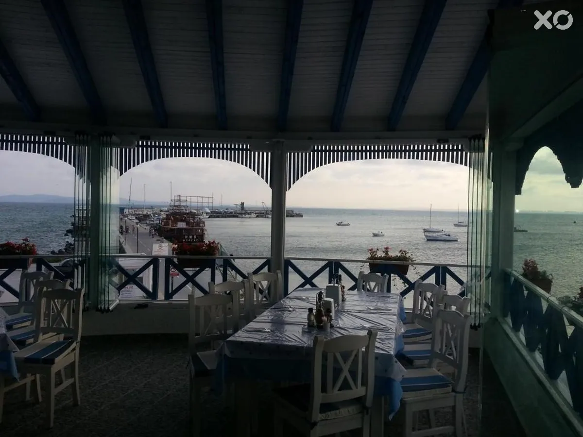 Paros