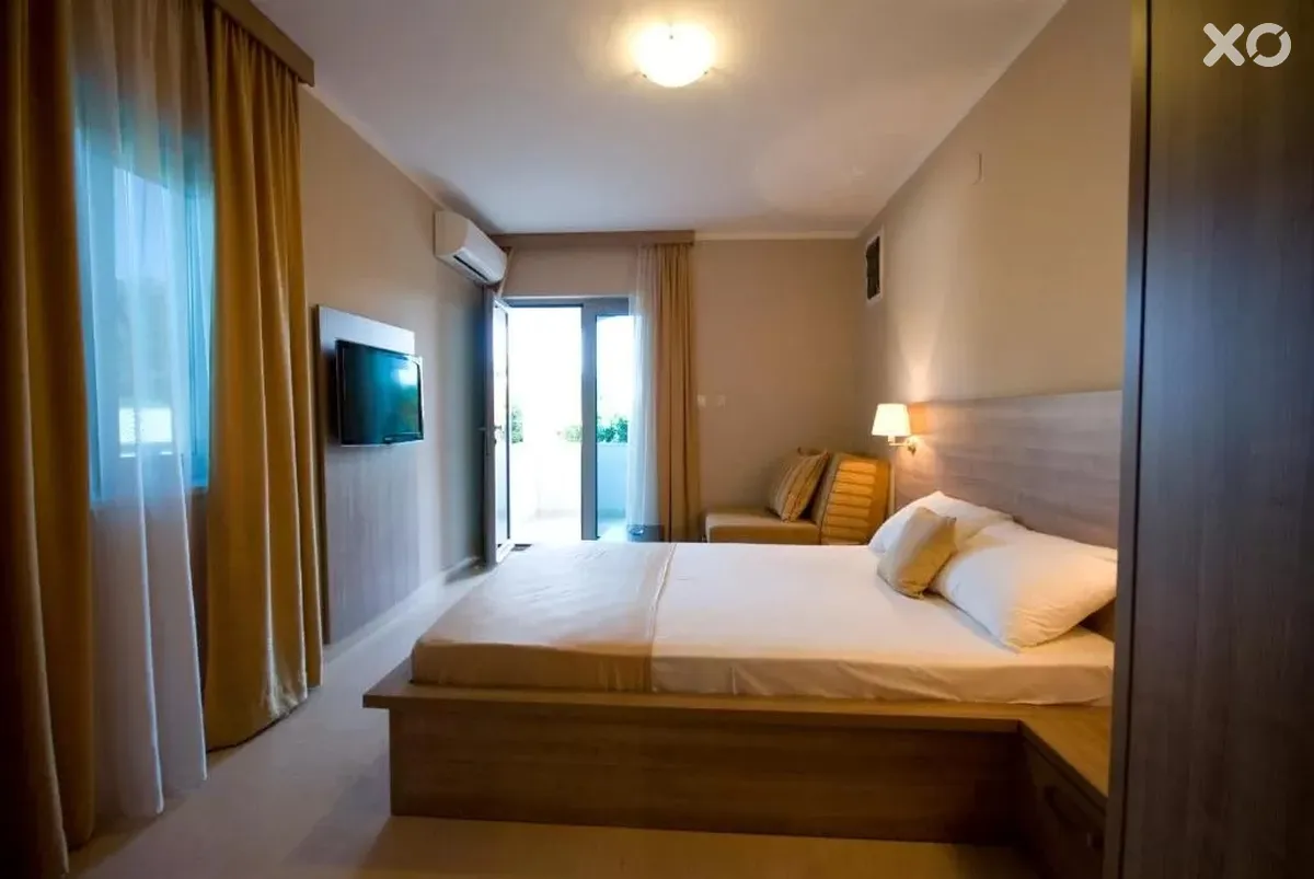 V Lux Villa