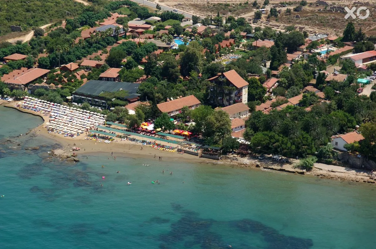 Leda Beach Hotel