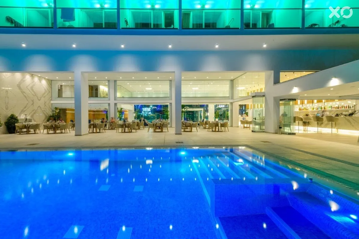 Seasons Tasia Maris Hotel
