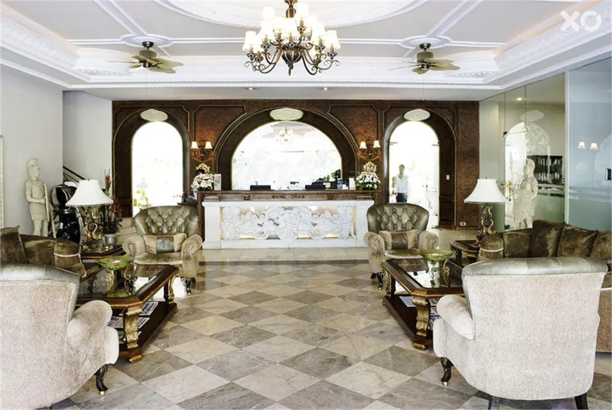Four Seasons Place
