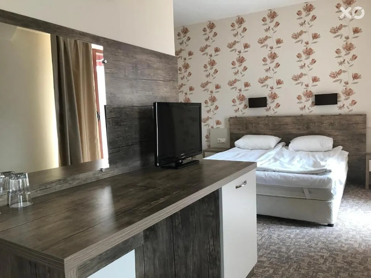 Lira Hotel