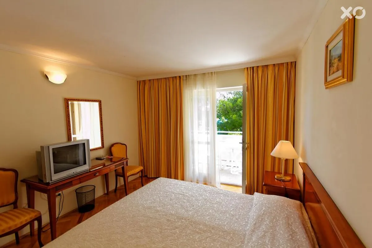Val Hotel