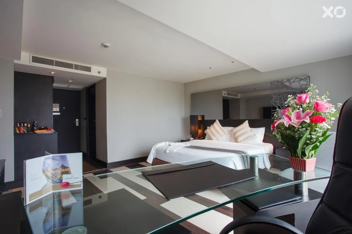Golden Tulip Mandison Suites