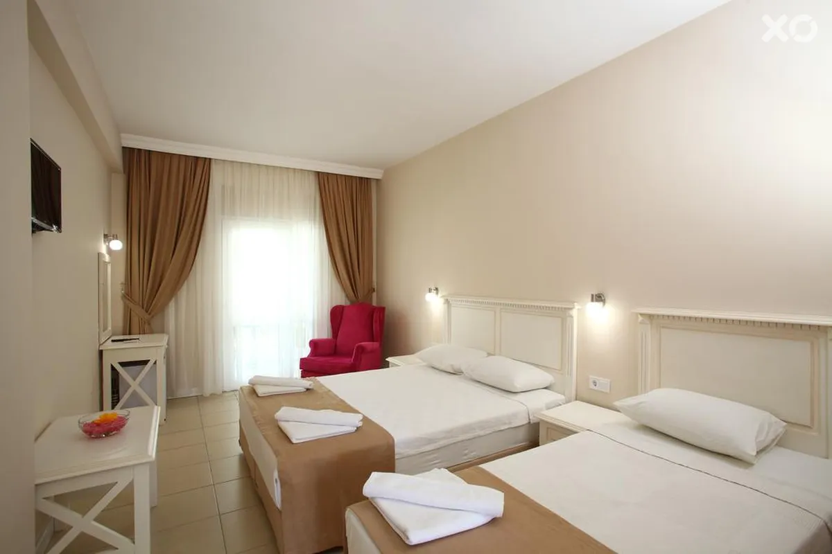 Summer Garden Suites & Beach Hotel