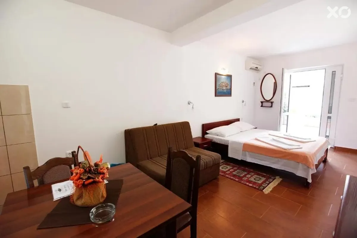 Baron Apartments