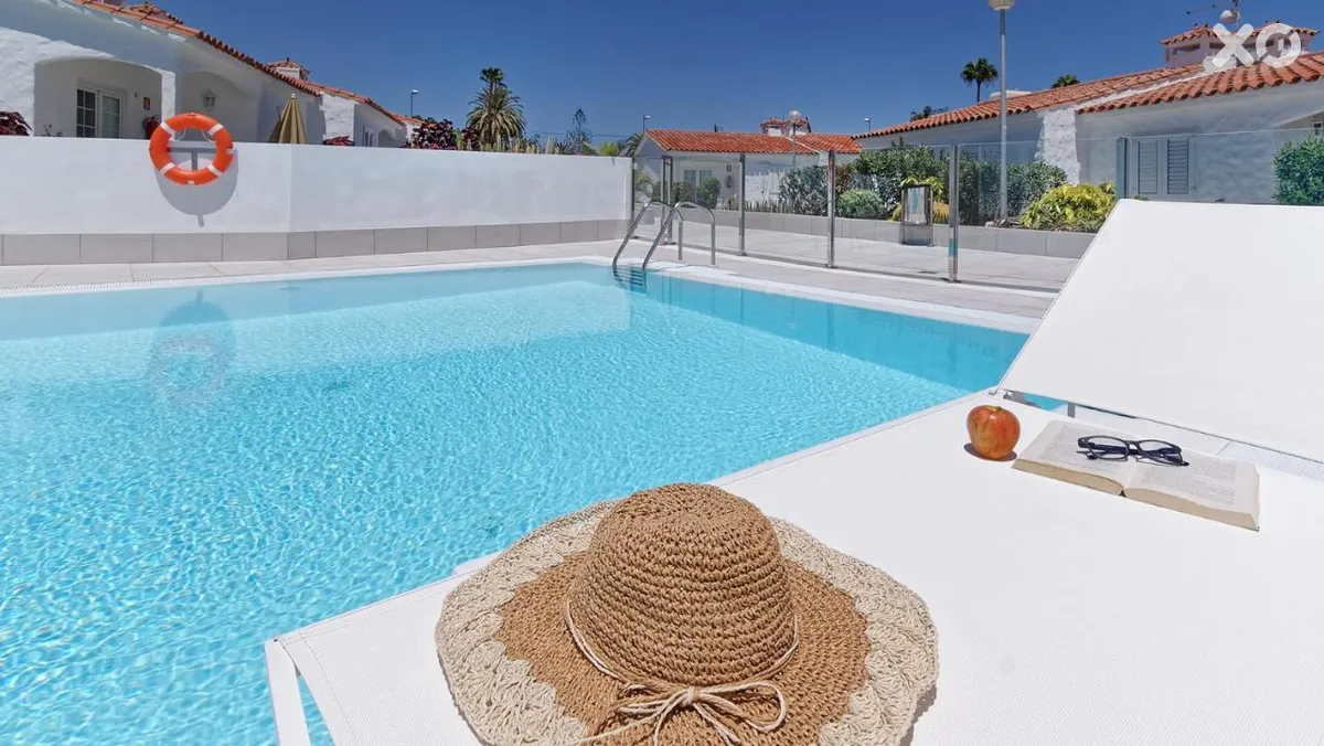 Adonis Bungalows