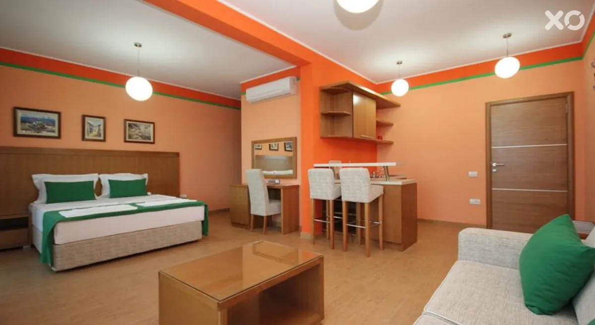 Deus Apartments