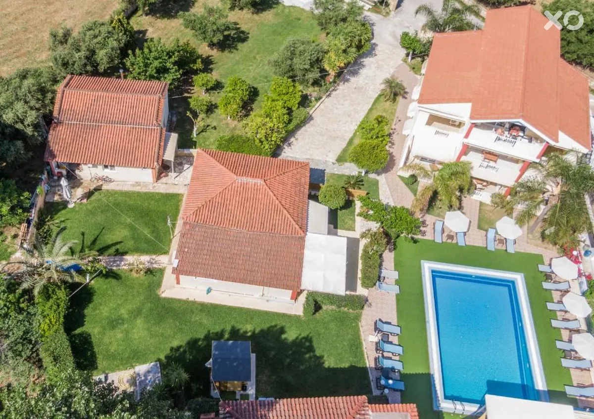 Oscar Villa & Studios