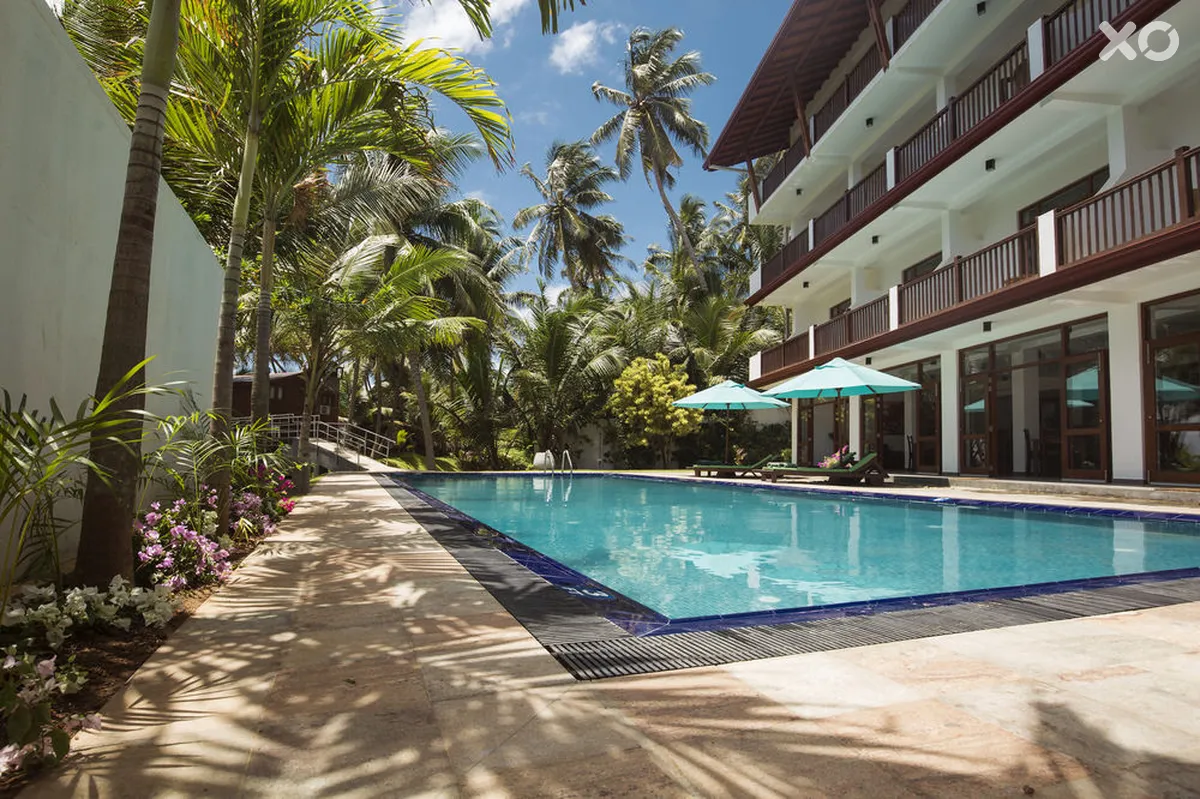 Rockside Beach Resort