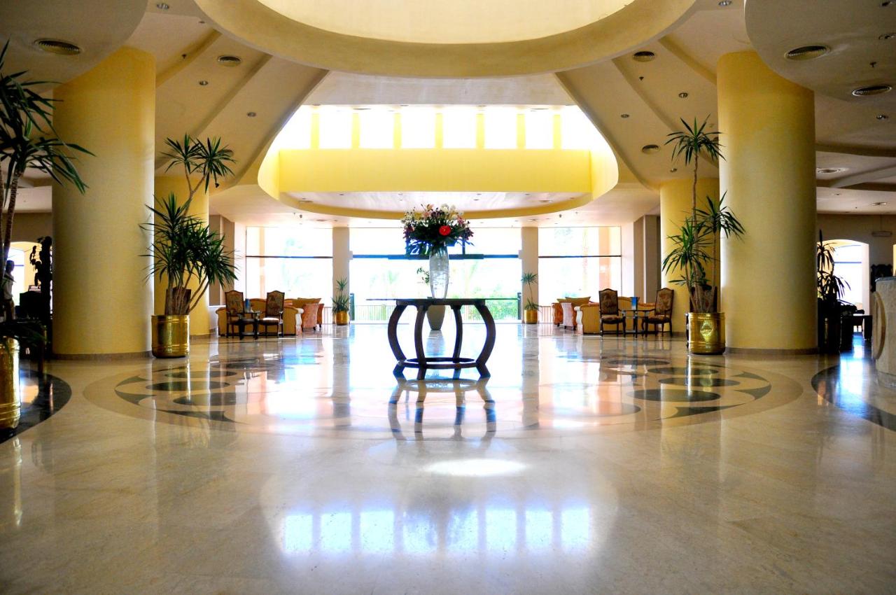 Parrotel Beach Resort