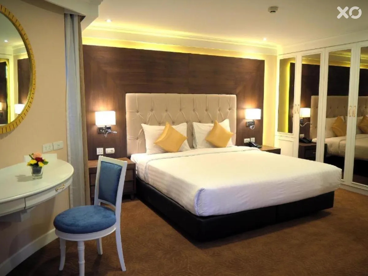 Kingston Suites