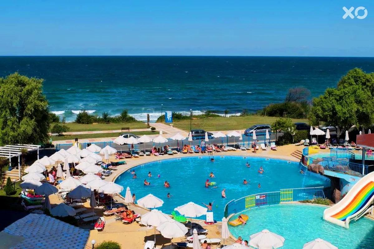 Perla Beach Resort Hotel