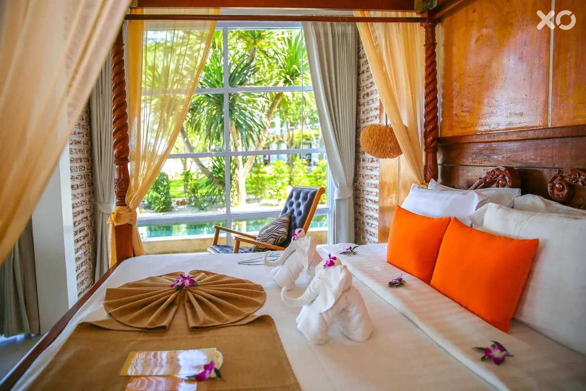 Summer Luxury Beach Resort