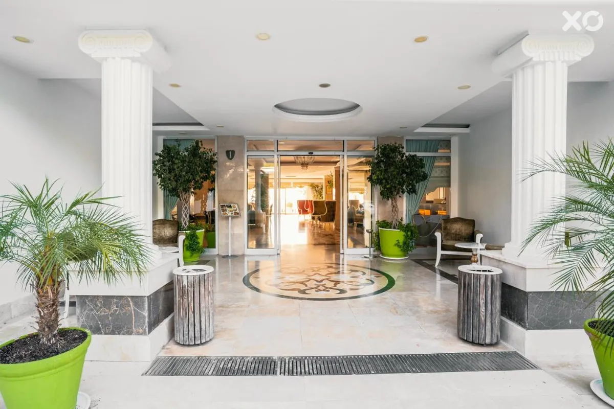 La Perla Hotel