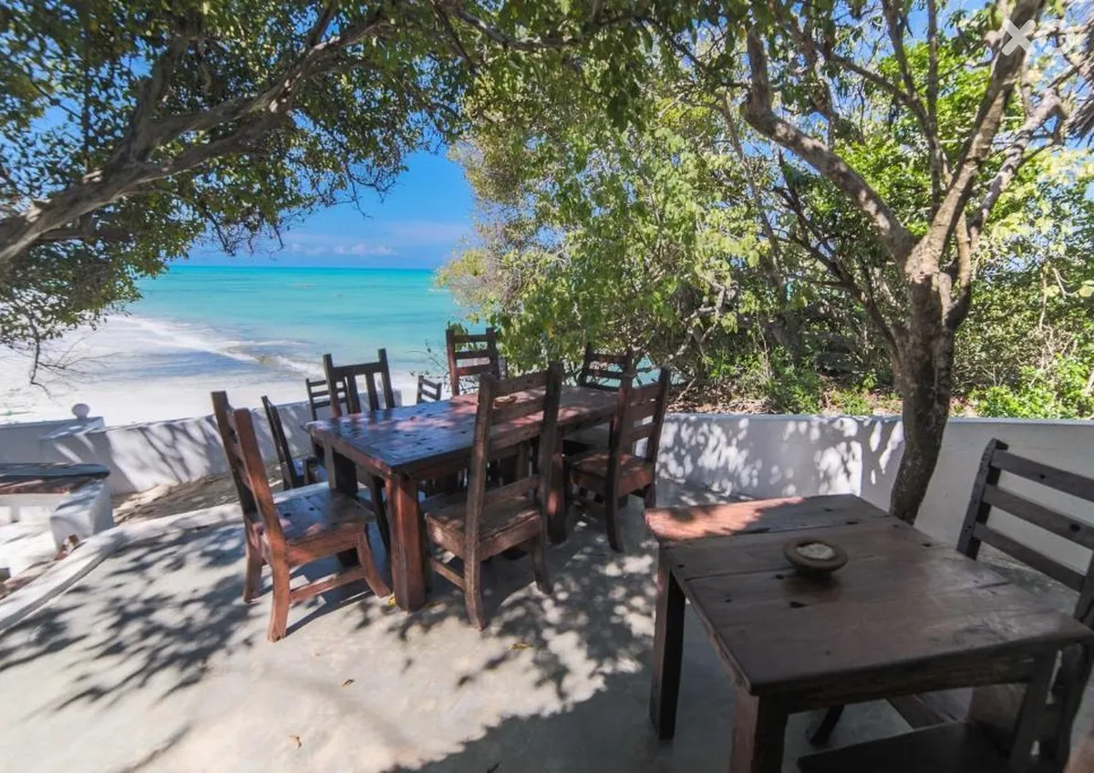 Red Monkey Beach Lodge