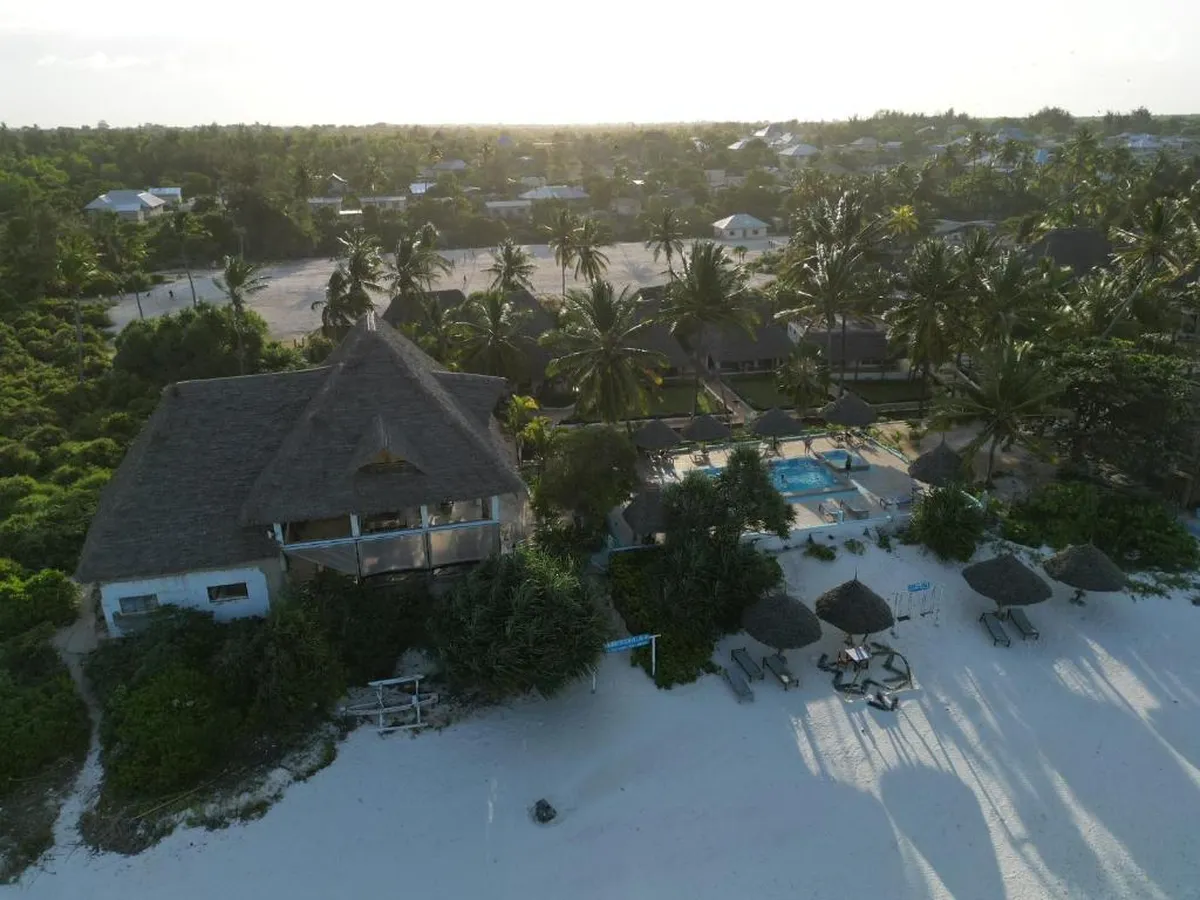 Mambo Beach Villas
