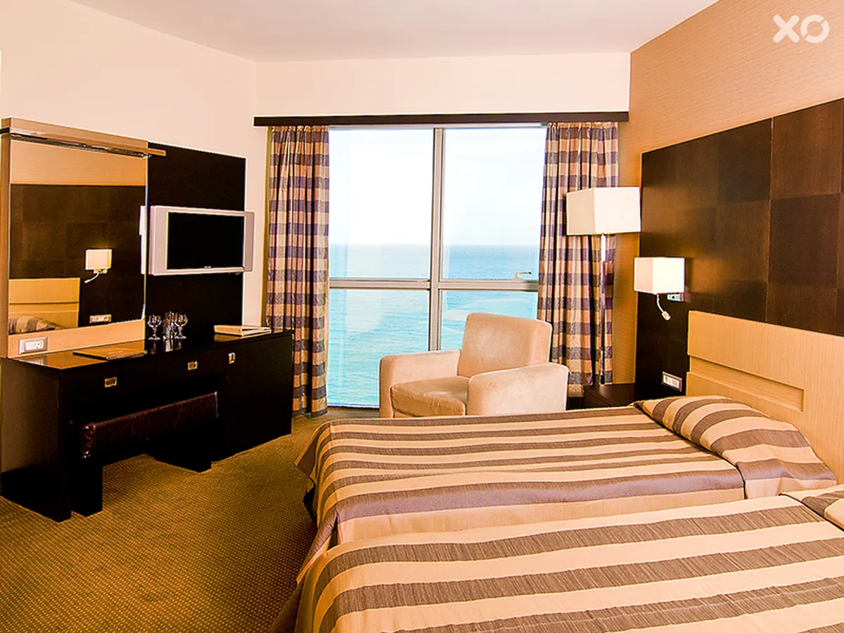 Charisma De Luxe Hotel
