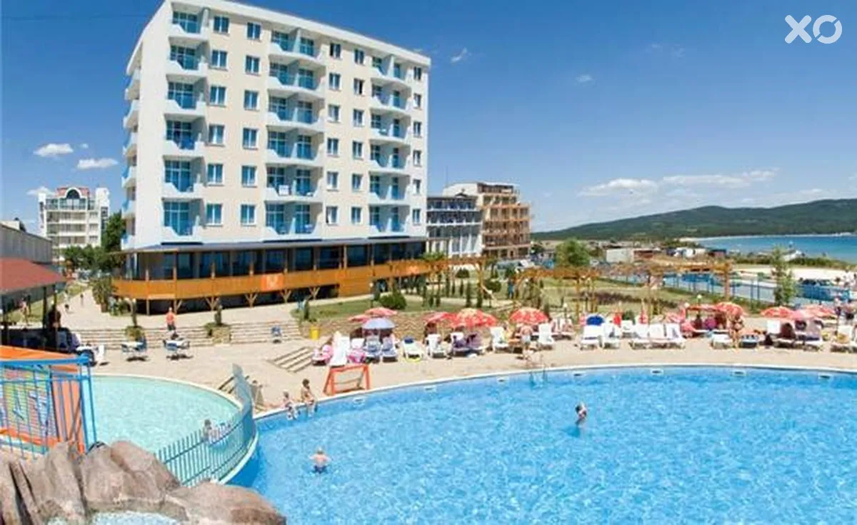 Perla Beach Resort Hotel