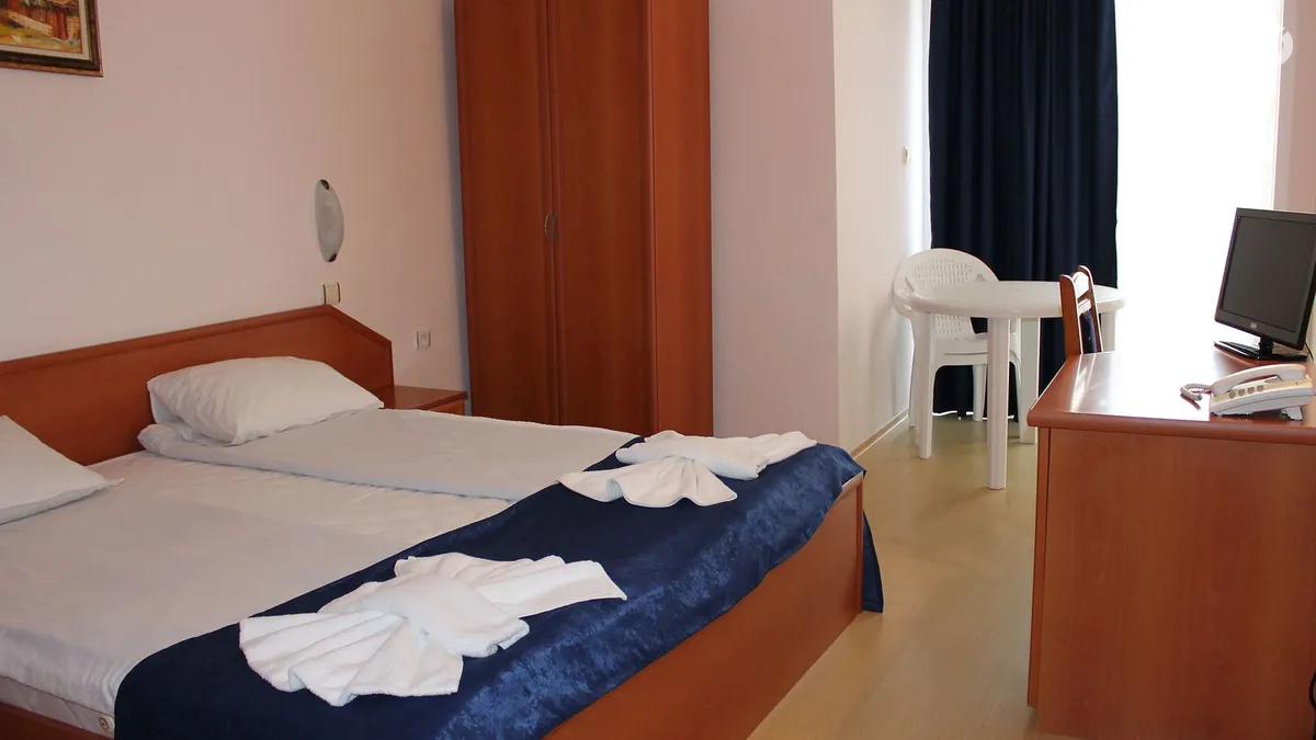 Amon Ra Hotel