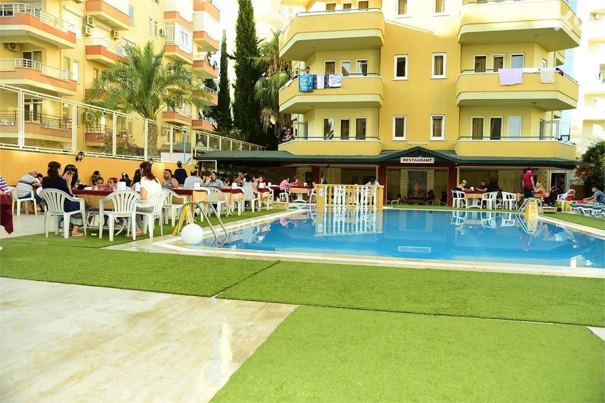 Gold Twins Family Beach Hotel