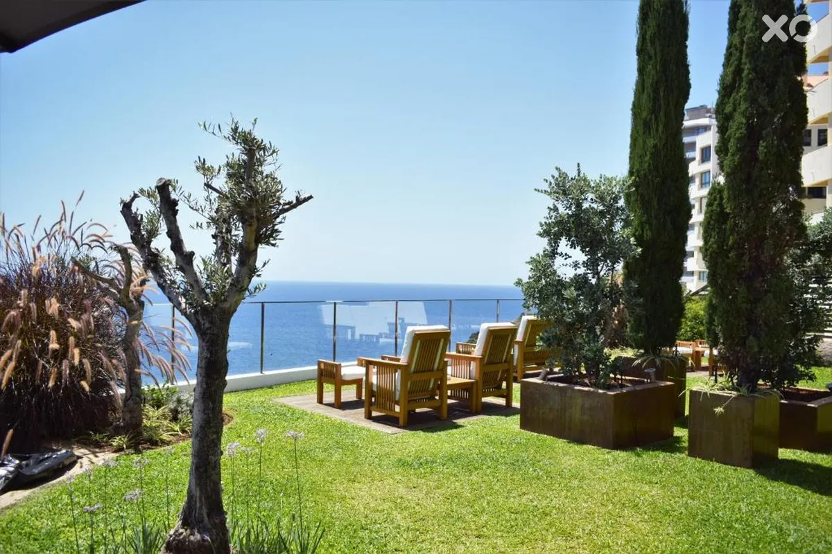 Madeira Regency Cliff