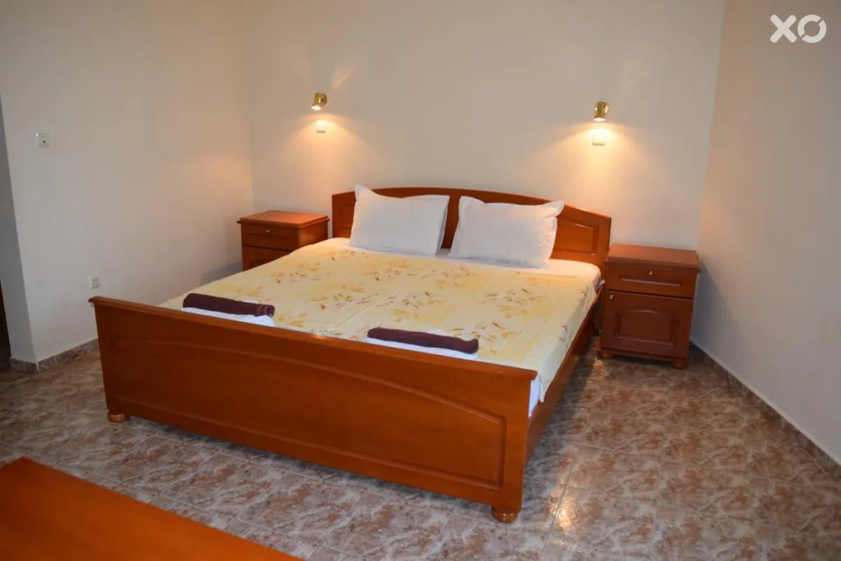 Chris Hotel
