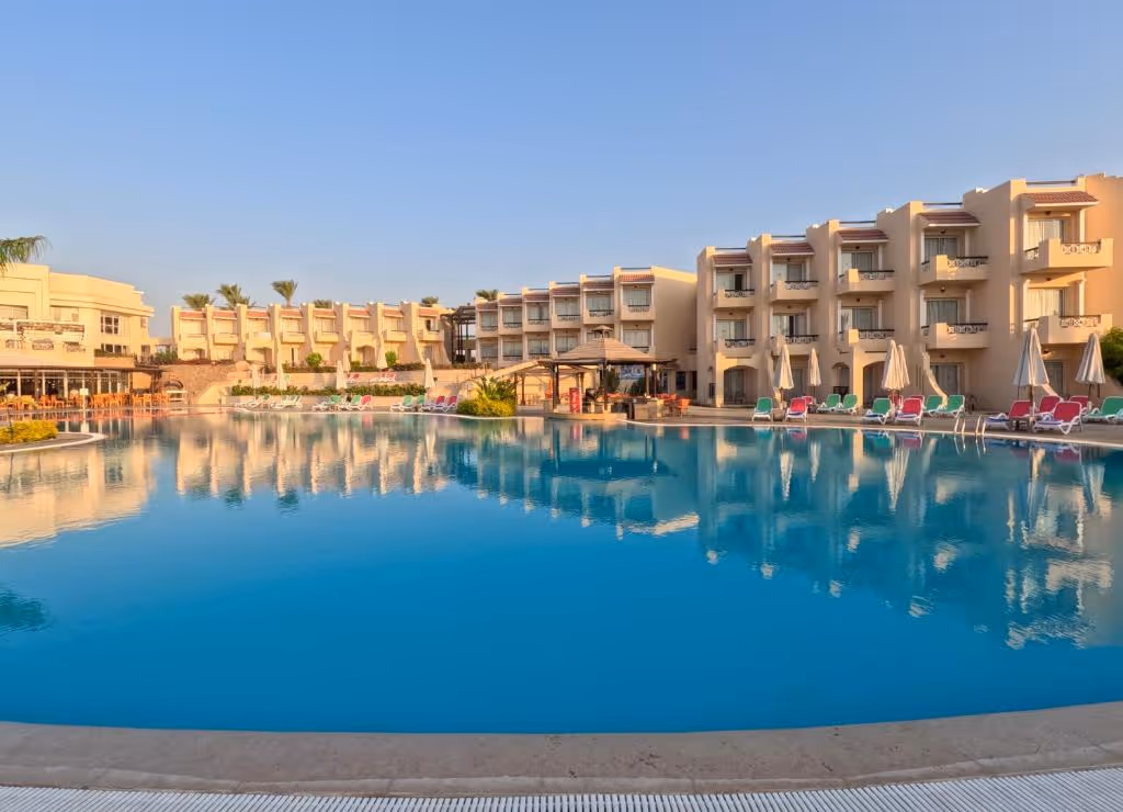 Красное море в неторопливом ритме! Песчаный пляж, коралловые рифы и спокойные вечера